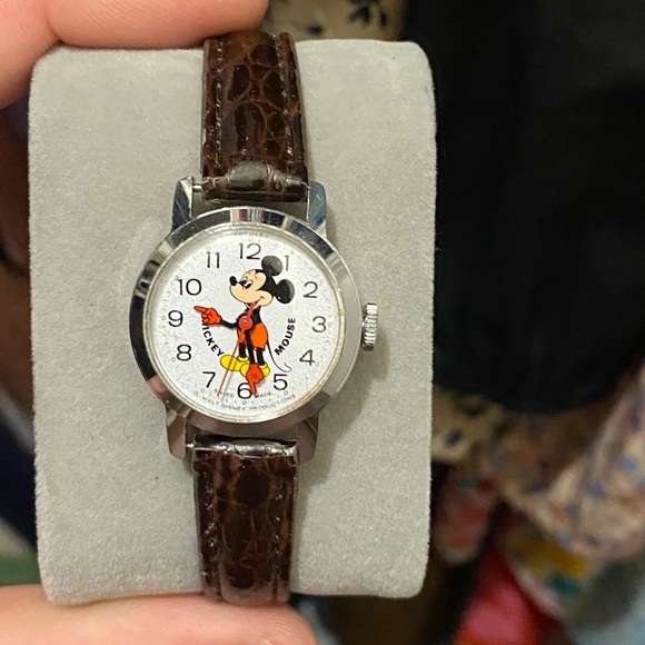 Vintage Bradley Mickey Mouse watch! - Picture 9 of 9